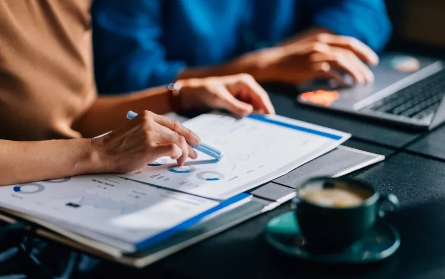 The Golden Rule of a Winning Data Strategy: Find the Perfect Balance between Technology, People and Vision